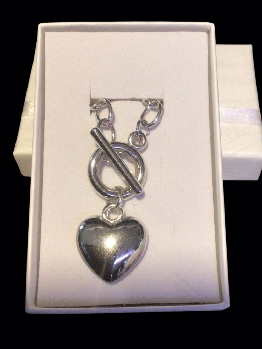 NIB....Womens Heart pendant with toggle locket necklace.